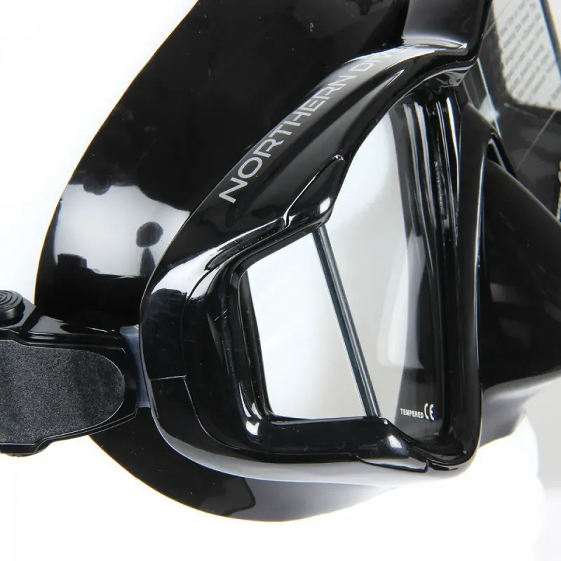 Masque noir à 4 fenêtres